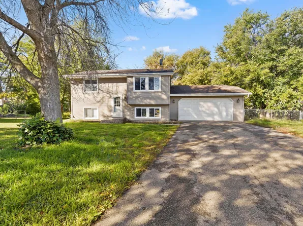 7515 Brunswick Ave N, Brooklyn Park, MN 55443