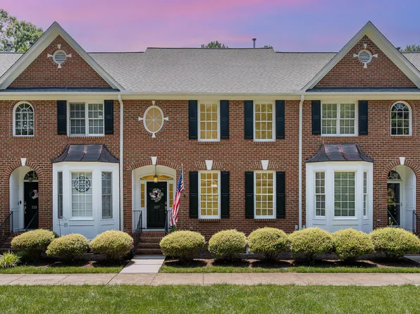 227 Kenmont Dr, Holly Springs, NC 27540