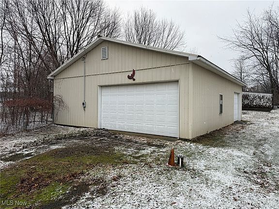 2nd image of 9076 E Southview St