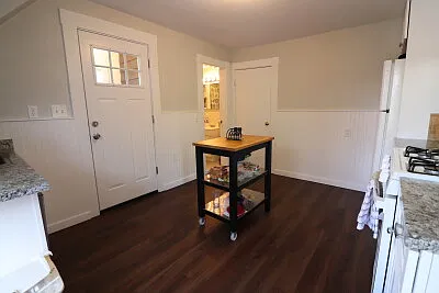 3 bed, 9999 sqft, $3,295 — Photo 4
