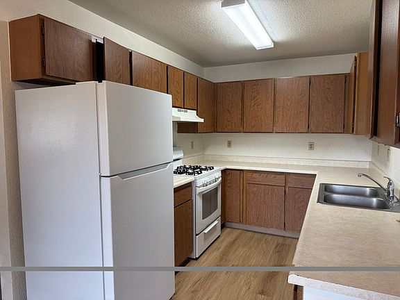5th image of 4139 D St