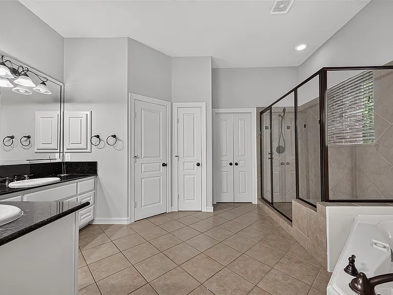 8602 Two Sisters Ct — Photo 35