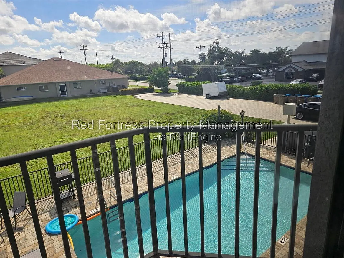 3 bed, 2.5 bath, 1872 sqft, $2,100 — Photo 4