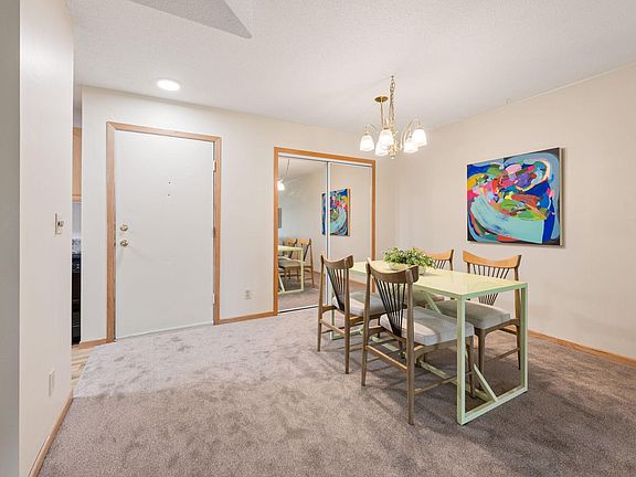 3rd image of 130 Demont Ave E APT 348