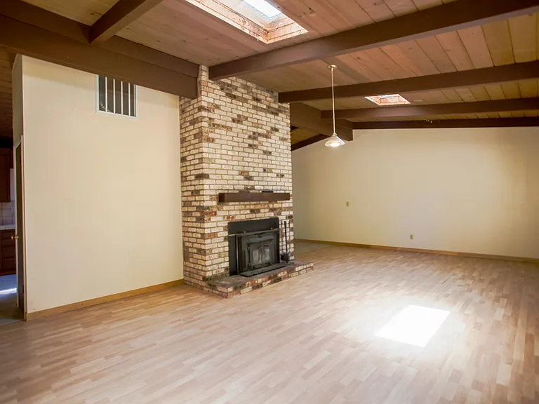 24798 Sherwood Rd — Photo 3