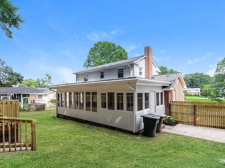 2214 Cheltenham Blvd — Photo 15