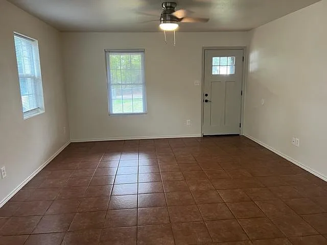 540 Joy Ln — Photo 2