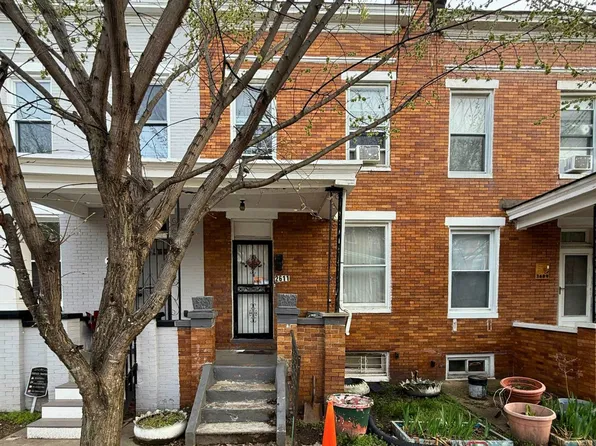 2611 E Chase St, Baltimore, MD 21213