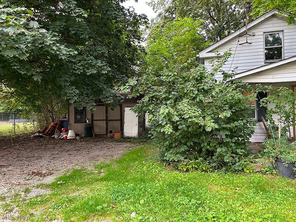 2nd image of 2550 Church St