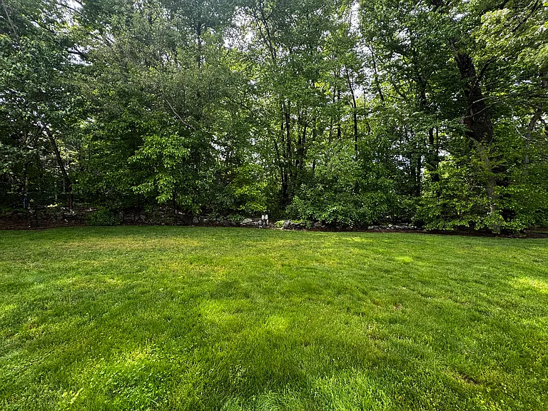135 Lauricella Ln — Photo 17