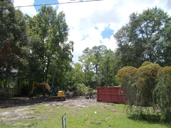 647 Cherokee Dr, Moultrie, GA 31768