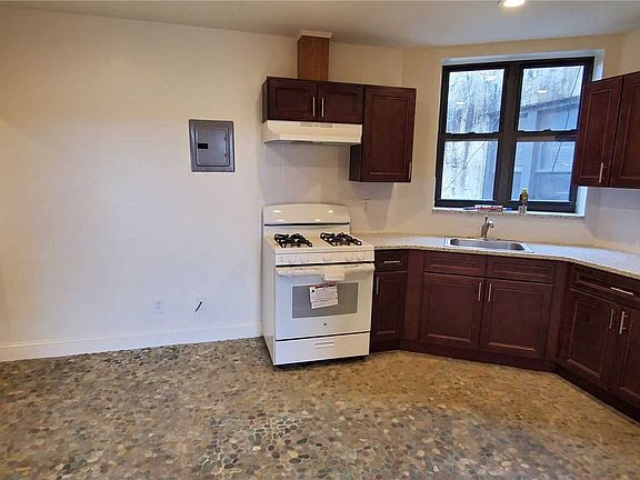 3rd image of 129 Lincoln Ave #2D