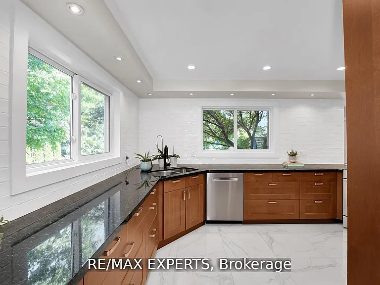 10 Kehoe Ct — Photo 12