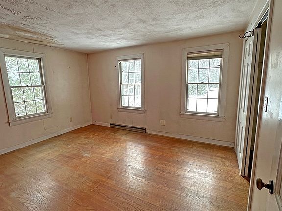 3rd image of 316 Main Rd
