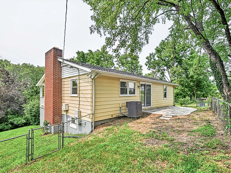 49 Oldt Dr #A — Photo 25