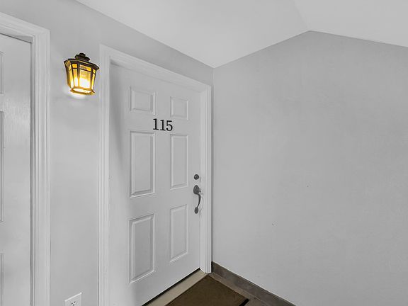 2nd image of 925 Cleveland St Unit 115