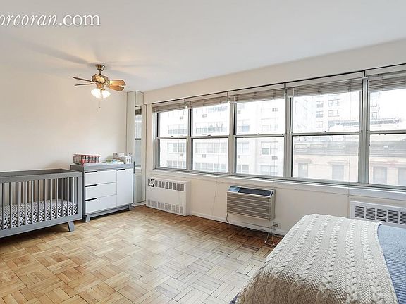 5th image of 300 E 71st St APT 7F