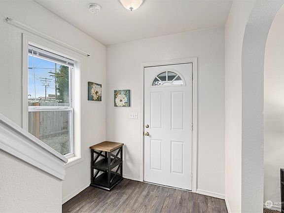 5th image of 321 C St NW