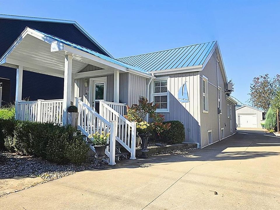 1st image of 16 Fort St
