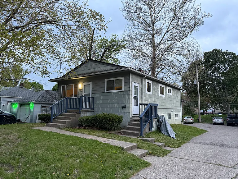 551 Lexington Ave — Photo 5