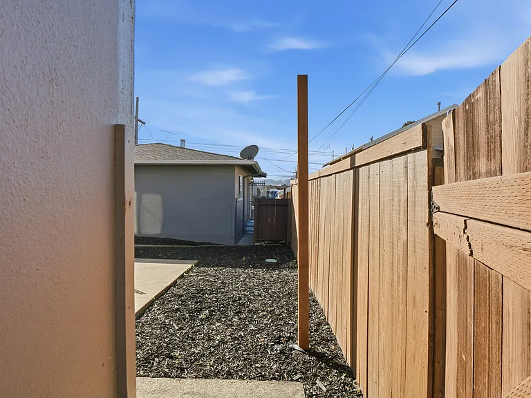 4th Ln — Photo 17
