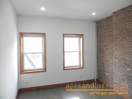 Rented by aptsandlofts.com | media 14