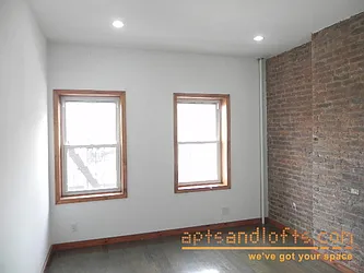 Rented by aptsandlofts.com