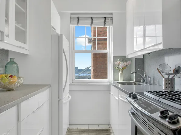 120 Cabrini Boulevard image 10 of 19