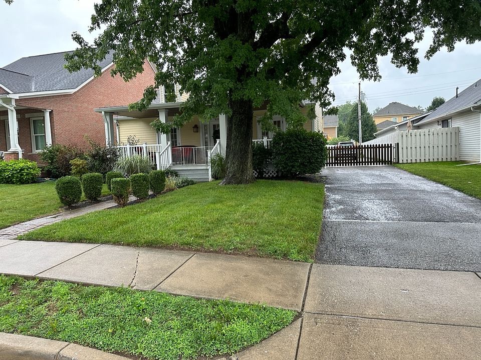 2nd image of 611 1st Ave NE