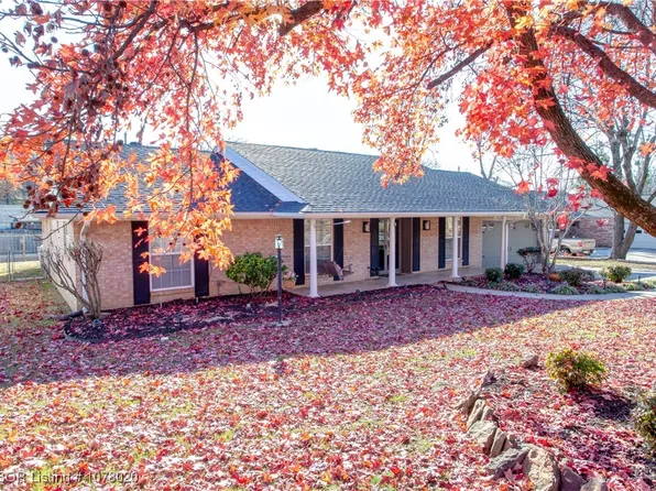 2820 Dallas Dr, Fort Smith, AR 72901