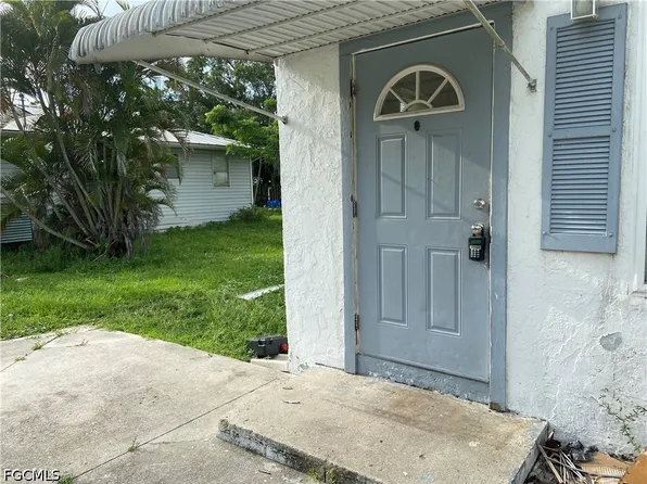 17291 1st St, North Fort Myers, FL 33917