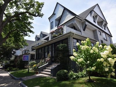 522 E 24th St, Brooklyn, NY, 11210