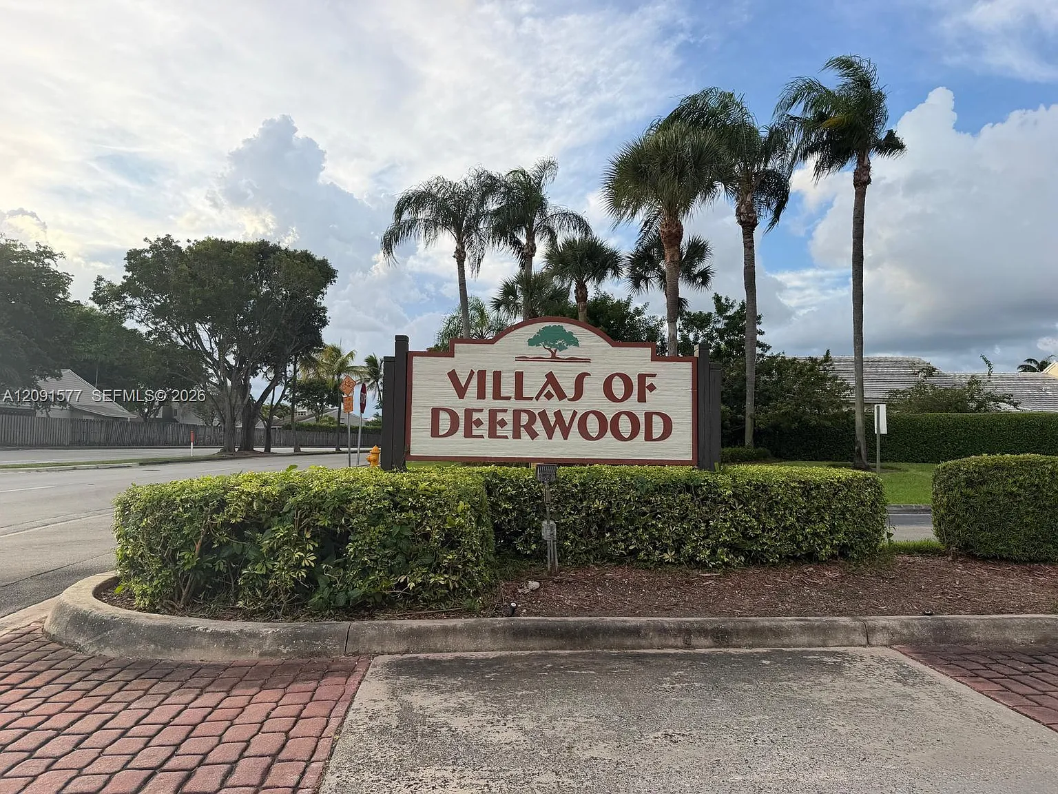 Villas Of Deerwood Phase L — Photo 1