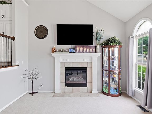5th image of 903 Silver Lake Cir