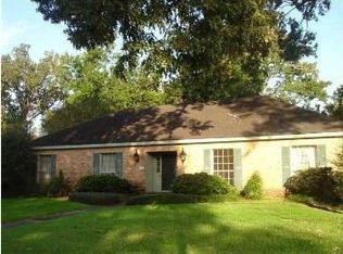 316 Wood Bluff Dr, Lafayette, LA 70503