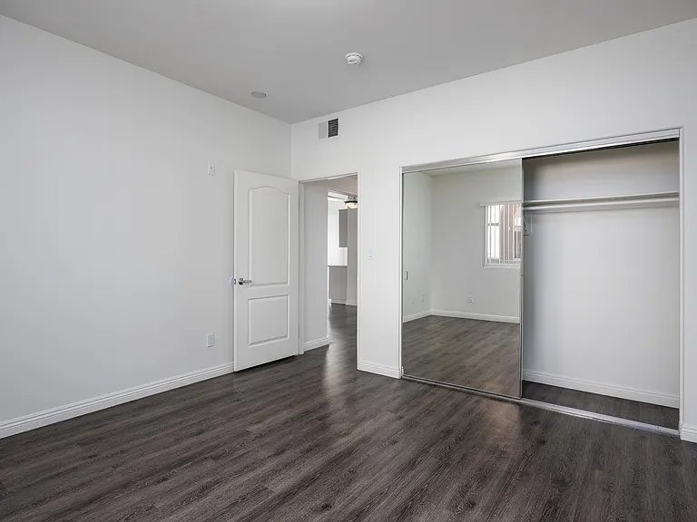Vinton Court Apartments — Photo 20