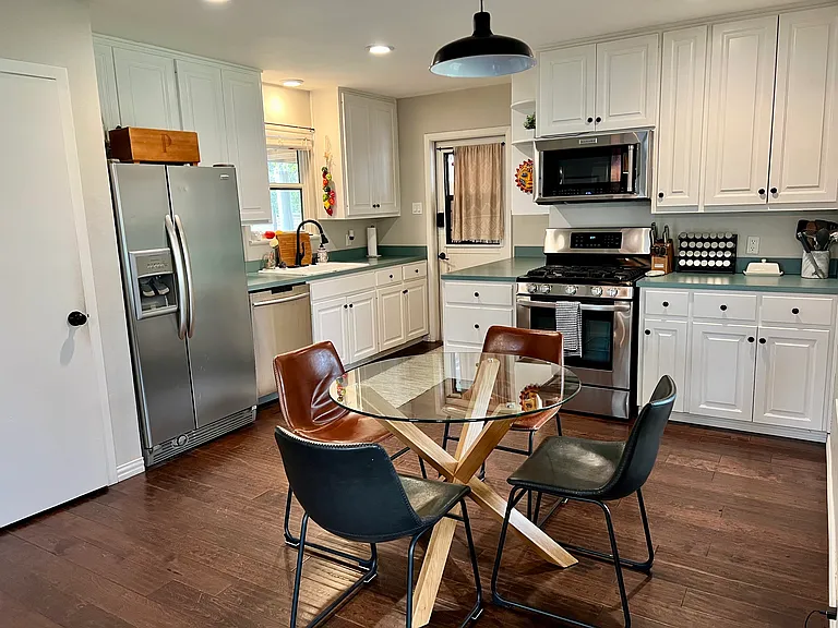 1205 Arden Dr — Photo 2