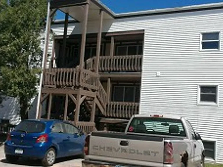 590 Foster Rd — Photo 1