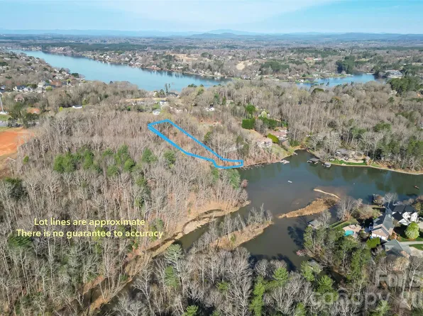 4526 N Center St, Hickory, NC 28601