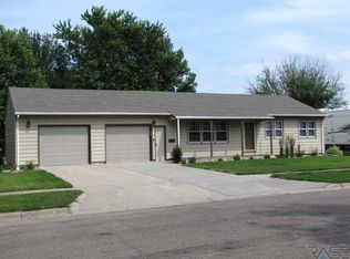 1108 N Cedar St, Luverne, MN 56156