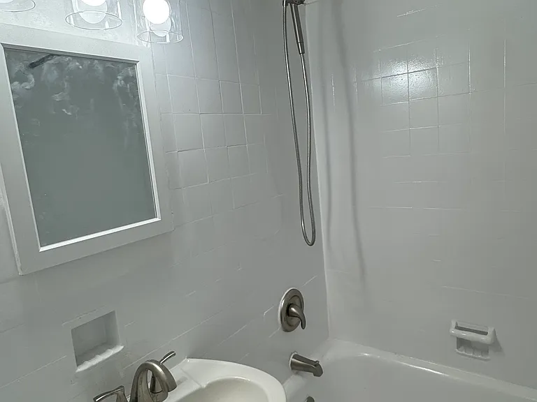 948 Court St #304 — Photo 11