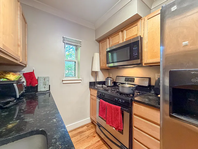 2615 4th St NE #204 — Photo 7