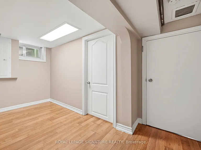 2000 Dufferin St #2 — Photo 17