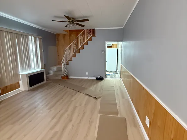 22 S 2nd St, Frackville, PA 17931