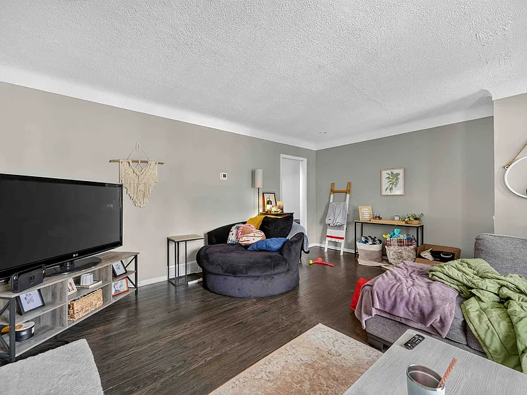 772 Netherlands Pl — Photo 5