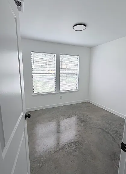 803 Goodwyn St — Photo 6