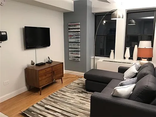 Rented by Global Realty Opportunities | media 22