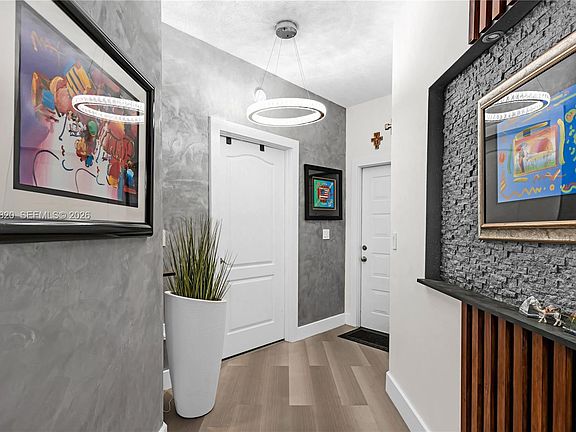 4th image of 10750 NW 66th St APT 408