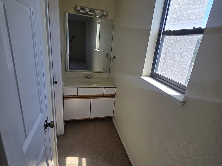574 Chestnut St #6 — Photo 8