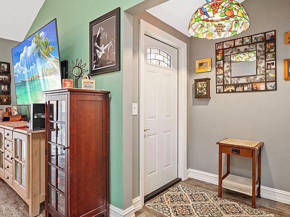 4th image of 463 SE 11th Terrace #463